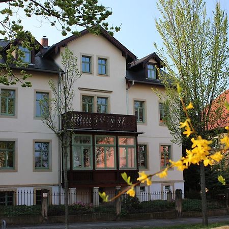 Traumhafte Etagenwohnung In Guenderzeitvilla Dresden Bagian luar foto