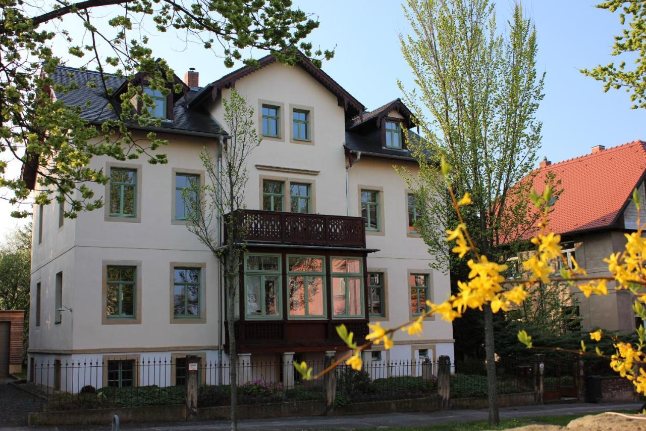 Traumhafte Etagenwohnung In Guenderzeitvilla Dresden Bagian luar foto